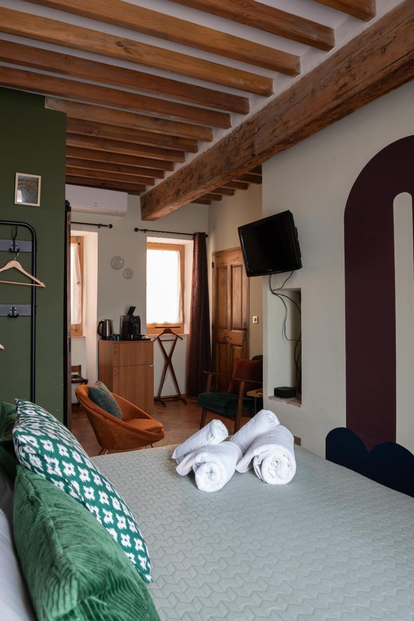 La Maison D'En Bas Des Seigneurs Cucuron Zimmer foto